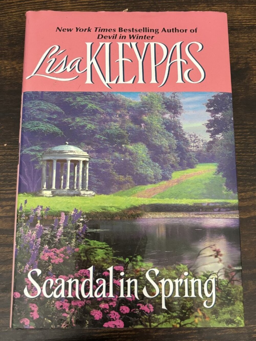 Scandal in Spring by Lisa Kleypas